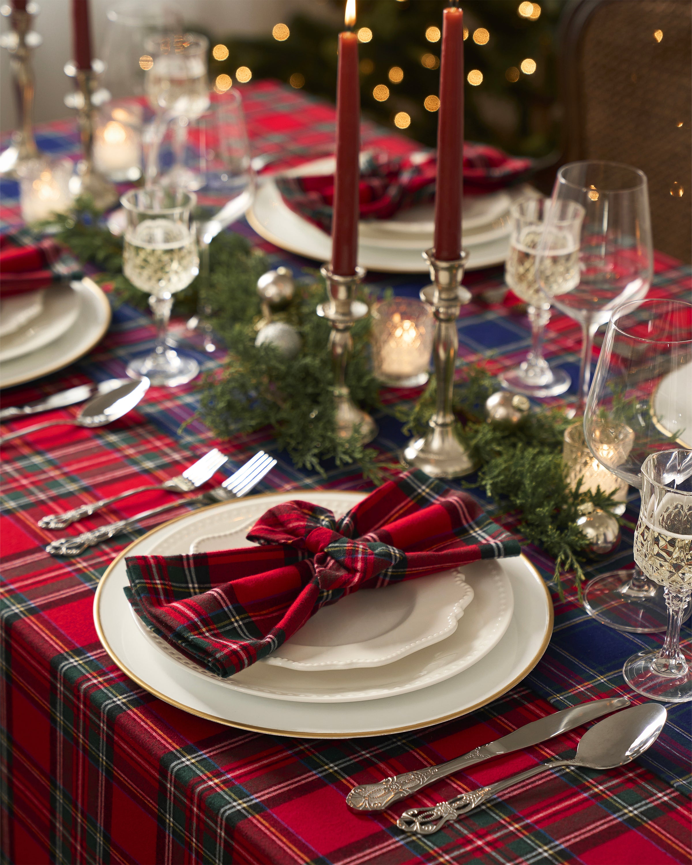 Signature Twill Tablecloth in Imperial Tartan