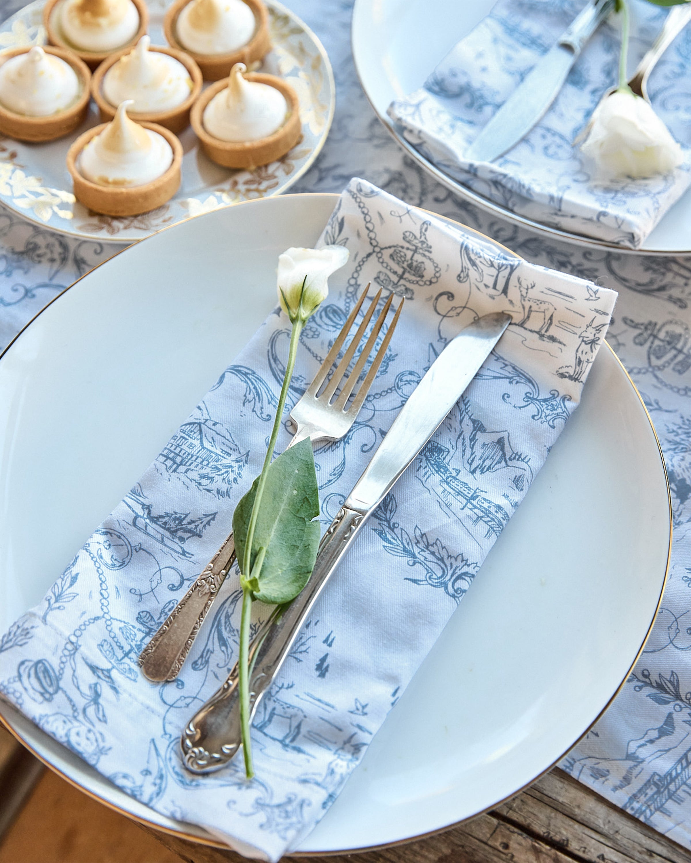 Maman x Petite Plume Alpine Toile Table Linens Bundle