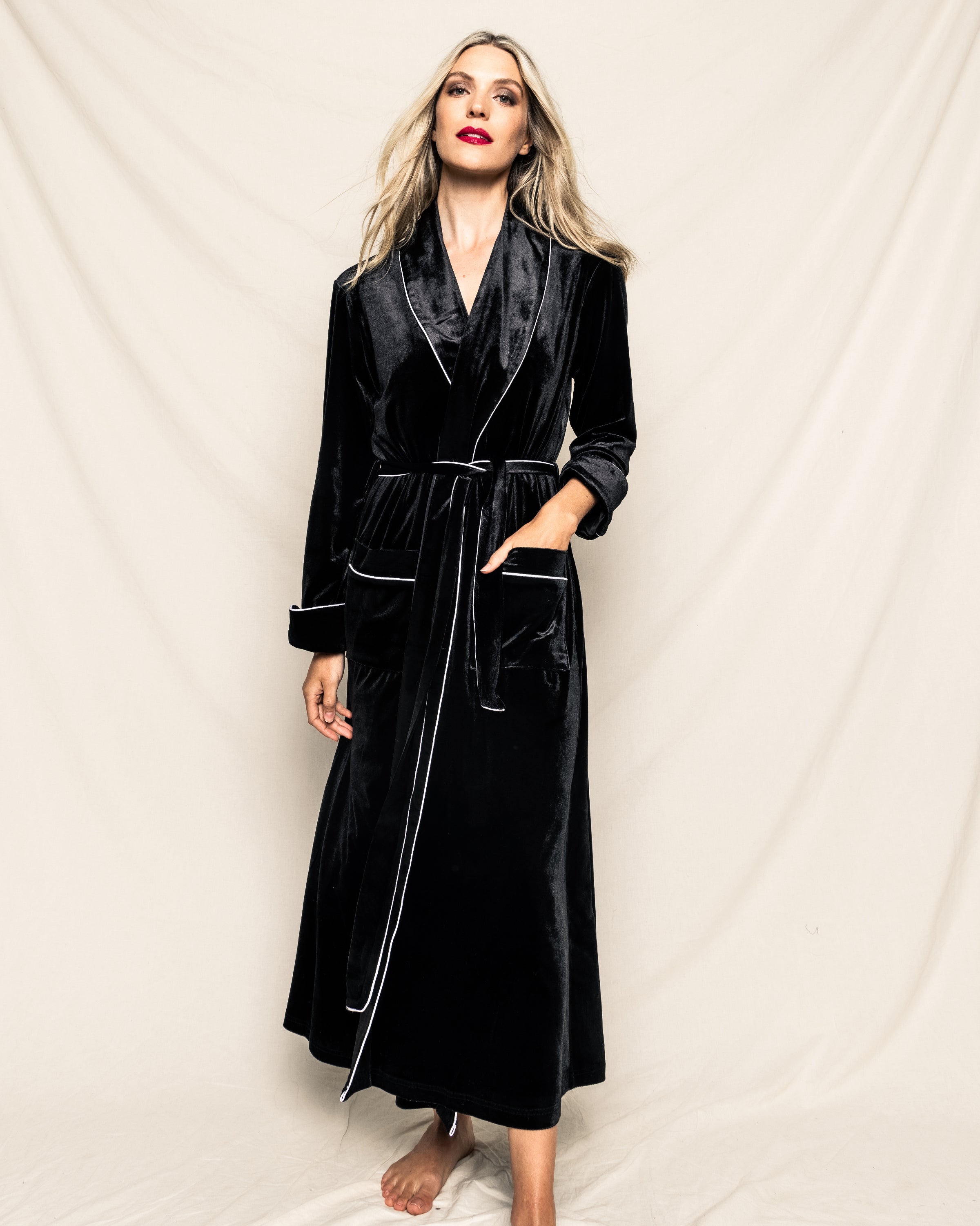 Women's Velour Robe in Black